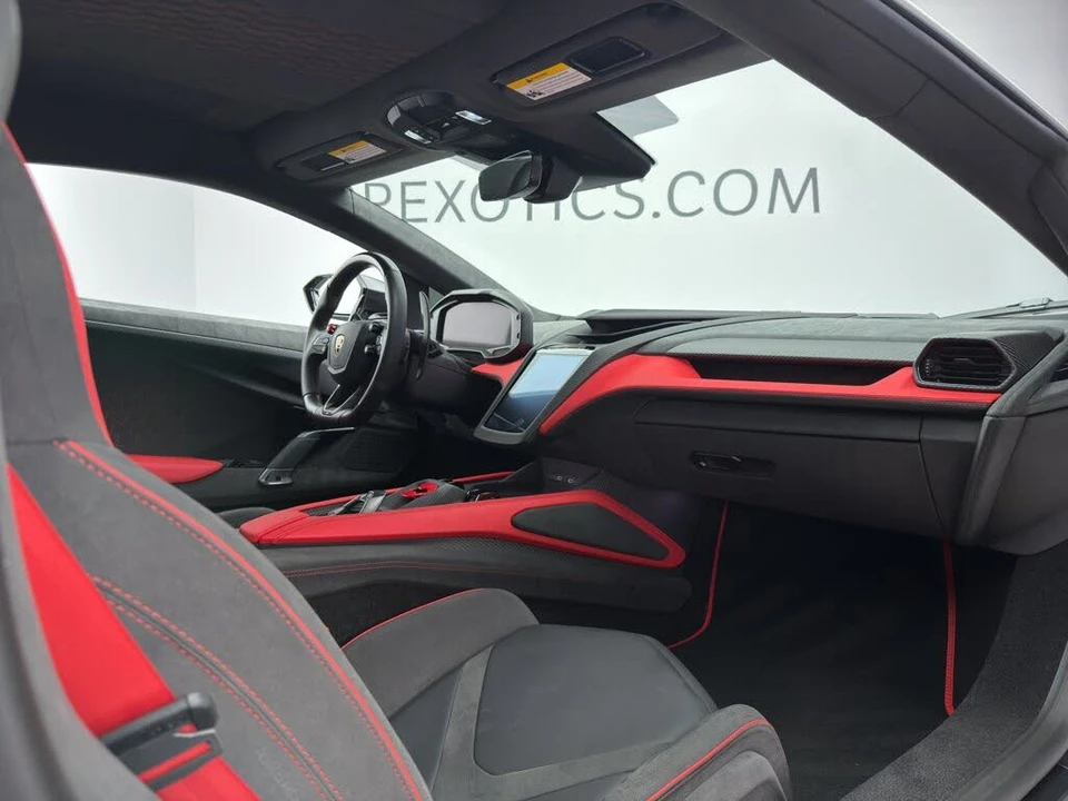 2025 Lamborghini Revuelto - Image 18 of 24