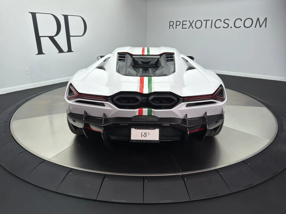 2025 Lamborghini Revuelto - Image 8 of 24