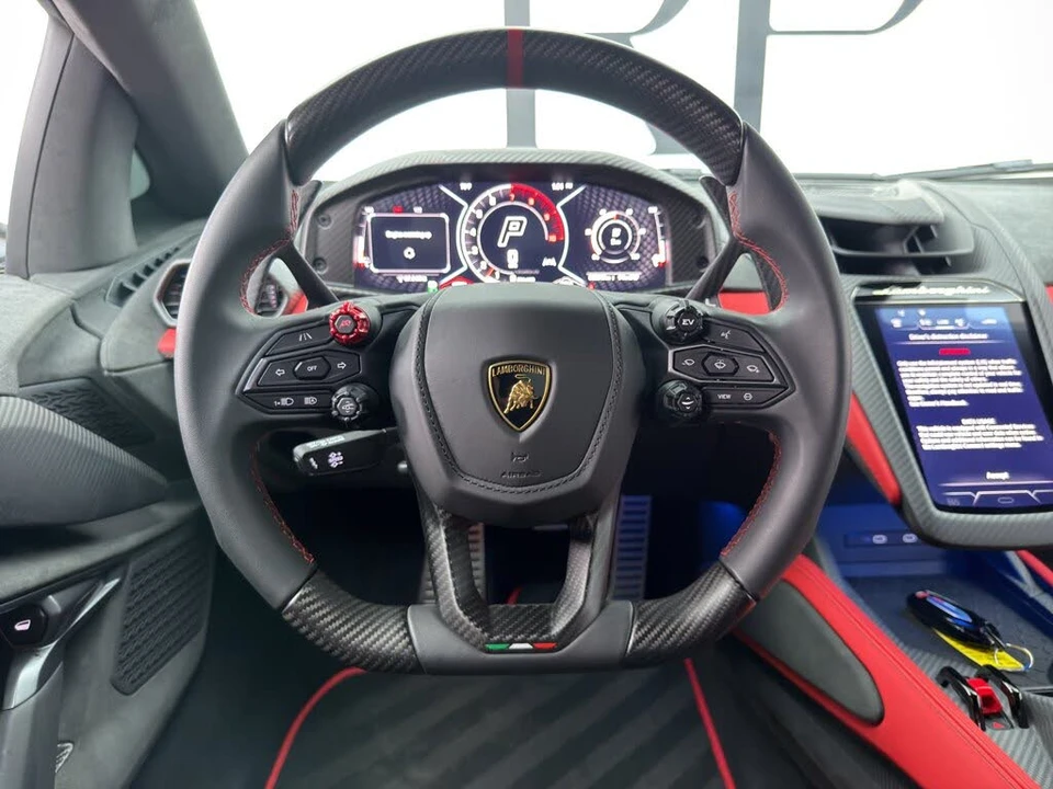 2025 Lamborghini Revuelto - Image 19 of 24