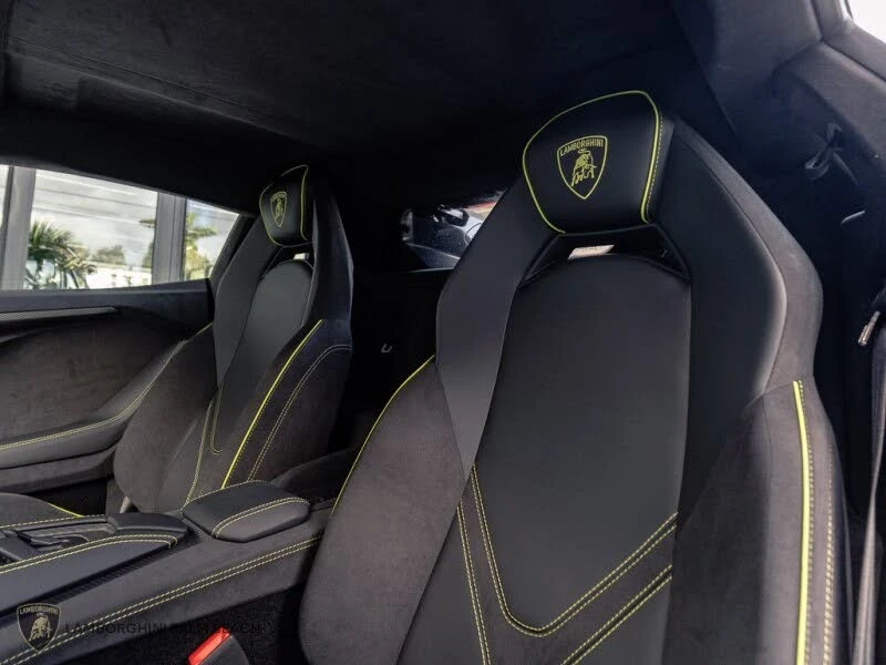2025 Lamborghini Revuelto - Image 20 of 26