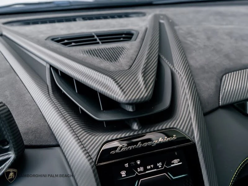 2025 Lamborghini Revuelto - Image 9 of 26
