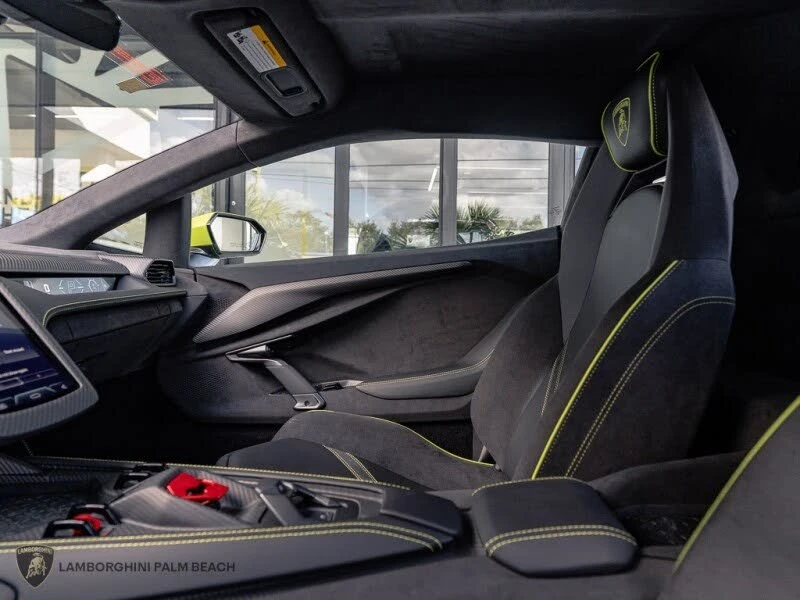 2025 Lamborghini Revuelto - Image 19 of 26