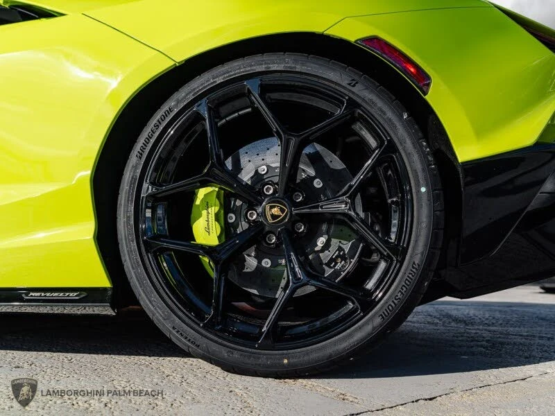 2025 Lamborghini Revuelto - Image 25 of 26