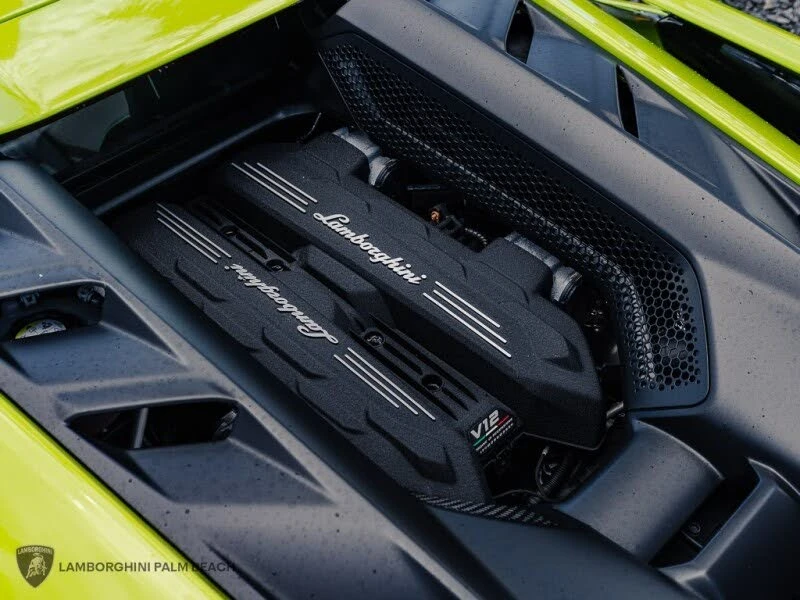 2025 Lamborghini Revuelto - Image 6 of 31