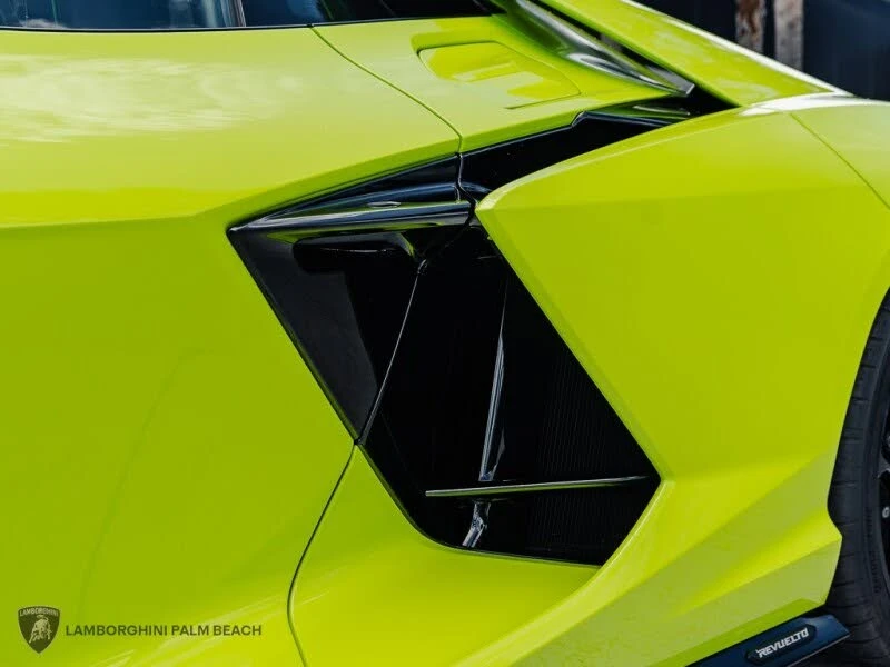 2025 Lamborghini Revuelto - Image 10 of 31