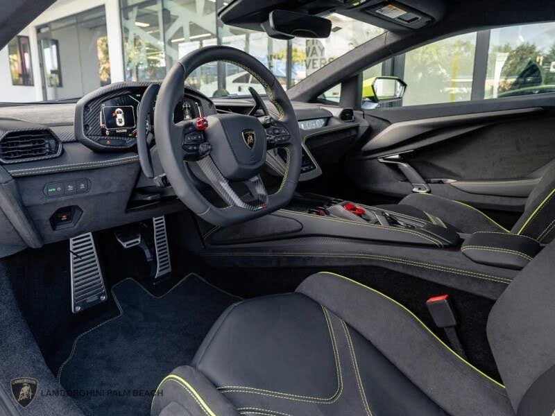 2025 Lamborghini Revuelto - Image 17 of 26