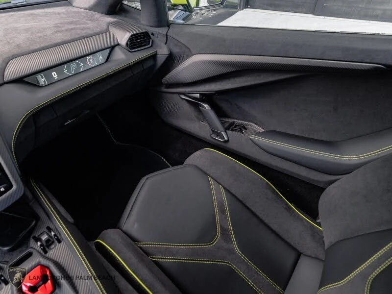 2025 Lamborghini Revuelto - Image 7 of 26