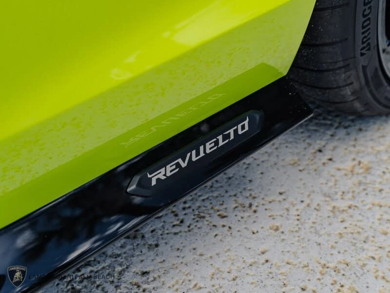 2025 Lamborghini Revuelto - Image 7 of 31