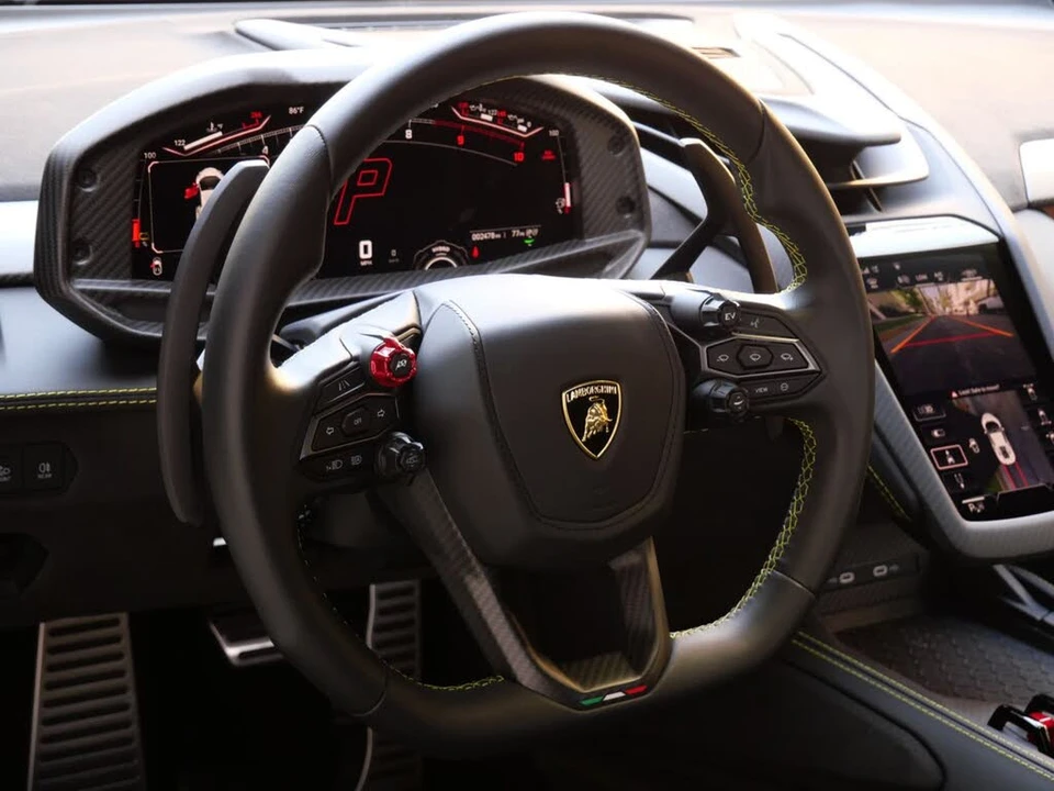 2025 Lamborghini Revuelto - Image 26 of 31