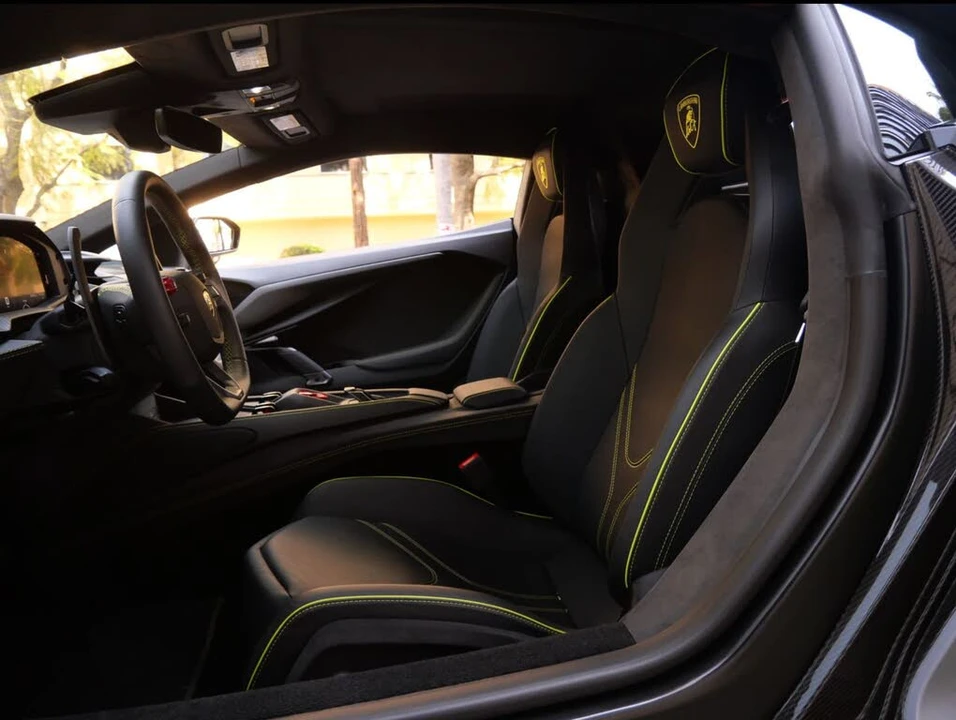 2025 Lamborghini Revuelto - Image 2 of 31