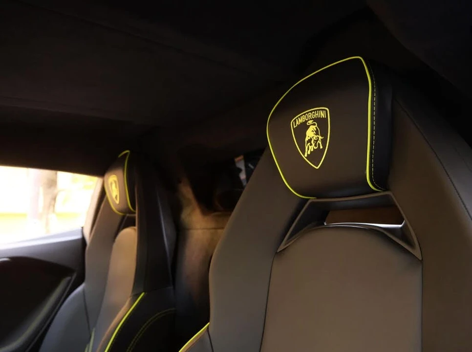2025 Lamborghini Revuelto - Image 30 of 31