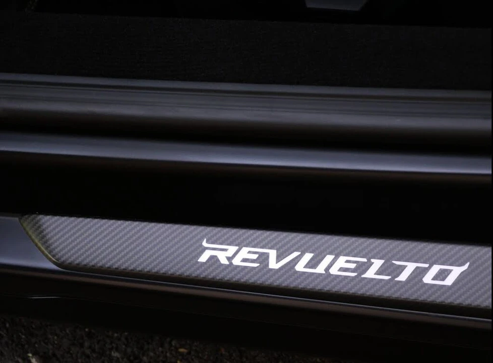2025 Lamborghini Revuelto - Image 29 of 31