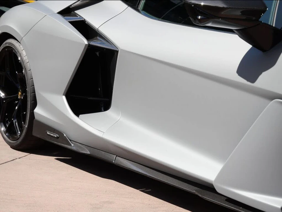 2025 Lamborghini Revuelto - Image 12 of 31