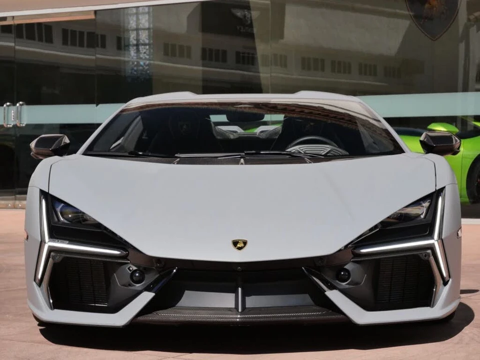 2025 Lamborghini Revuelto - Image 3 of 31