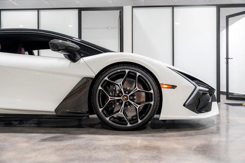 2025 Lamborghini Revuelto - Image 7 of 31