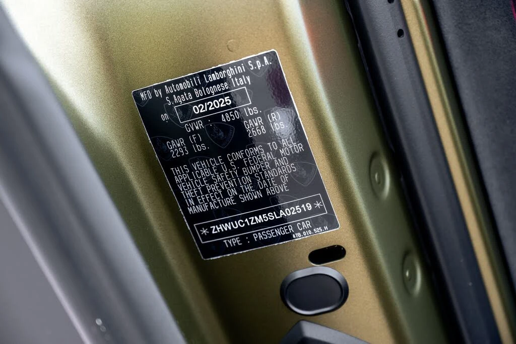 2025 Lamborghini Revuelto - Image 30 of 30