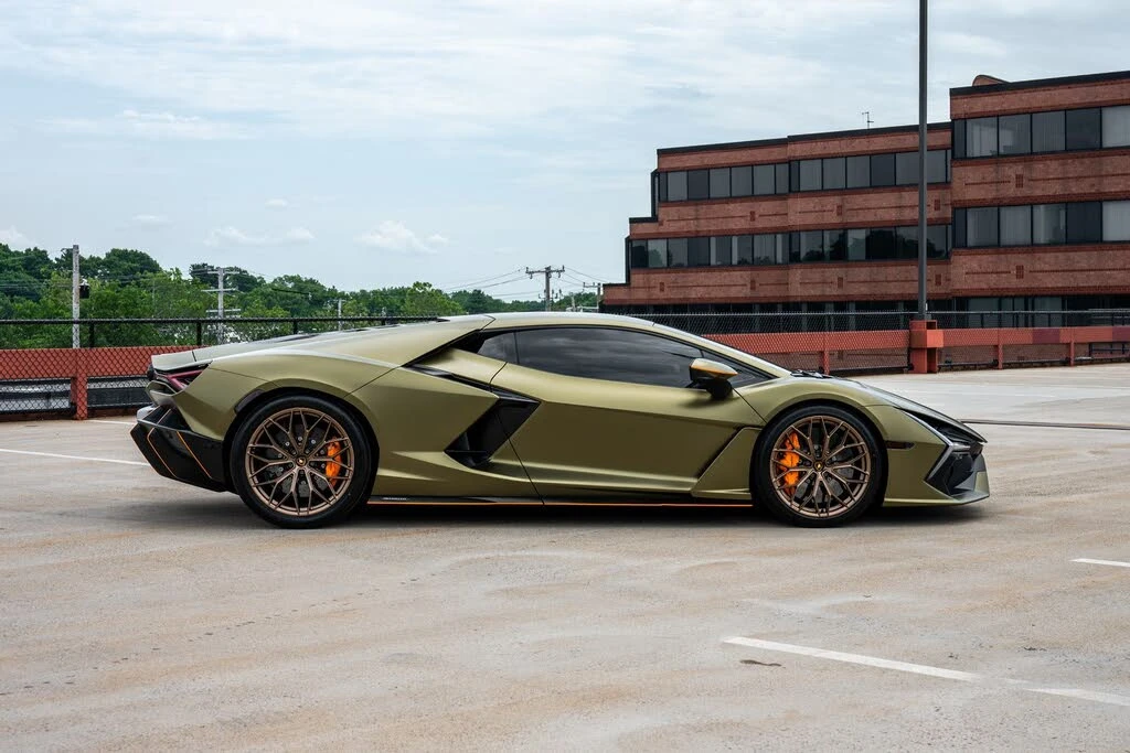 2025 Lamborghini Revuelto - Image 4 of 30