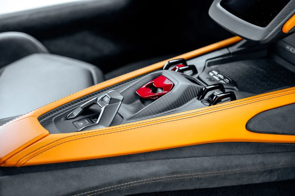 2025 Lamborghini Revuelto - Image 25 of 30
