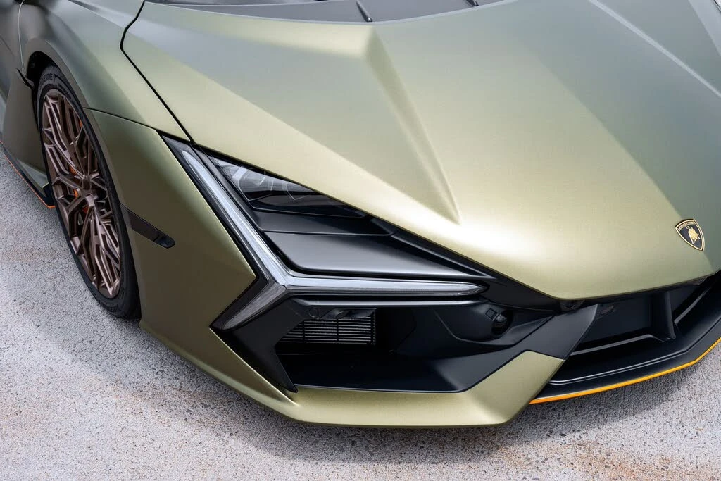2025 Lamborghini Revuelto - Image 13 of 30