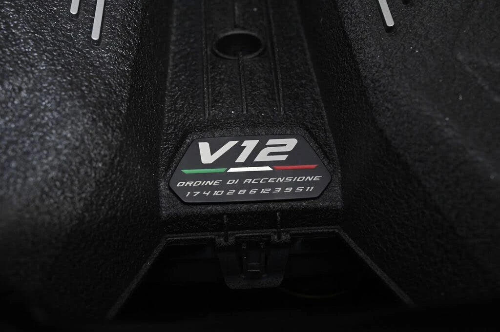 2025 Lamborghini Revuelto - Image 25 of 31