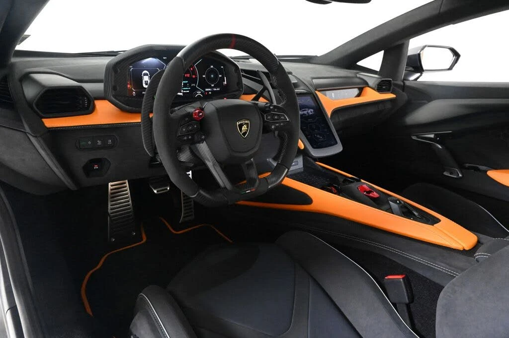 2025 Lamborghini Revuelto - Image 9 of 31