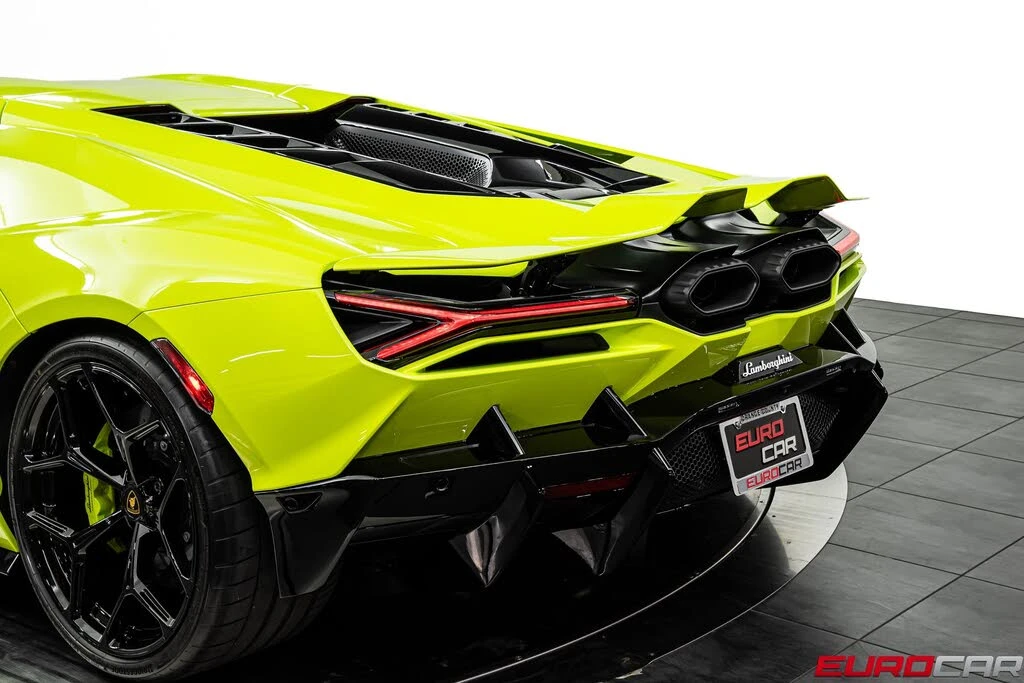 2025 Lamborghini Revuelto - Image 22 of 31