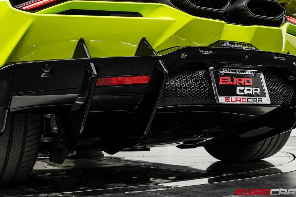 2025 Lamborghini Revuelto - Image 27 of 31