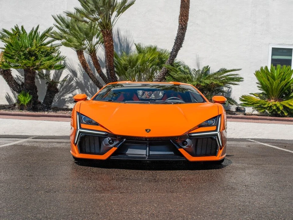 2025 Lamborghini Revuelto - Image 5 of 31