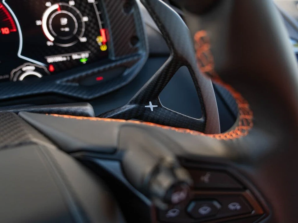 2025 Lamborghini Revuelto - Image 13 of 31
