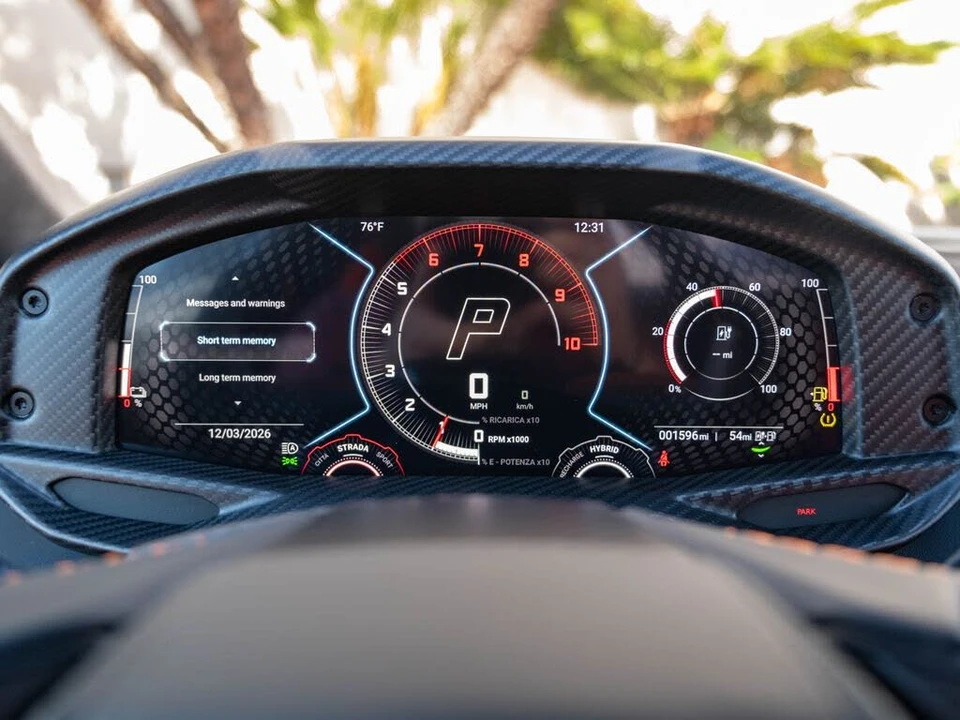 2025 Lamborghini Revuelto - Image 10 of 31