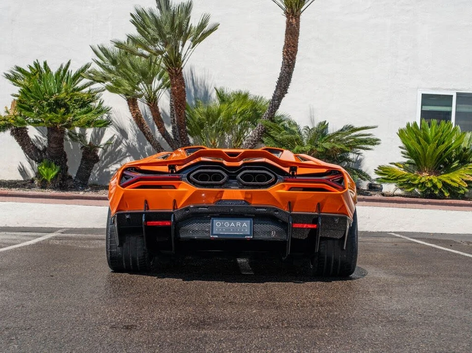 2025 Lamborghini Revuelto - Image 4 of 31