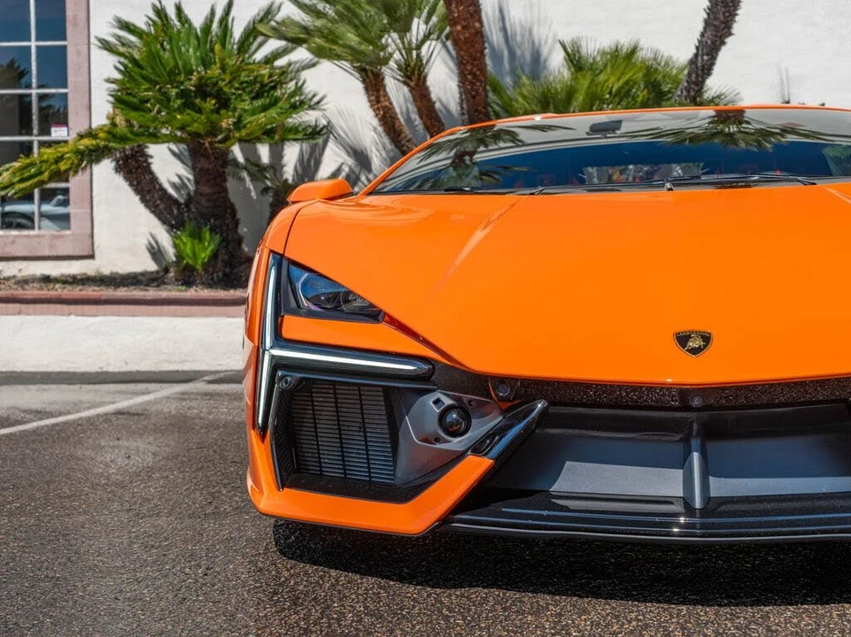 2025 Lamborghini Revuelto - Image 26 of 31