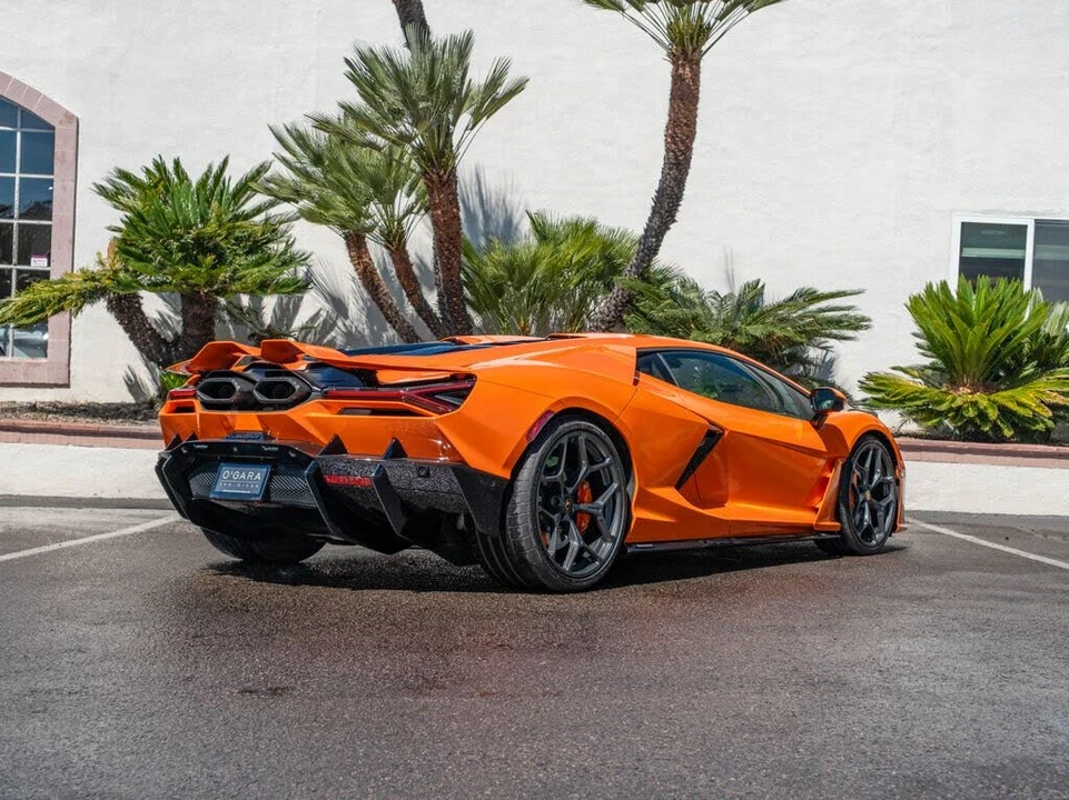 2025 Lamborghini Revuelto - Image 3 of 31