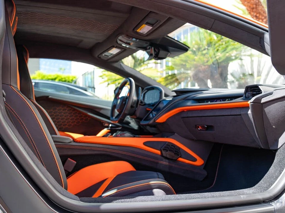 2025 Lamborghini Revuelto - Image 7 of 31