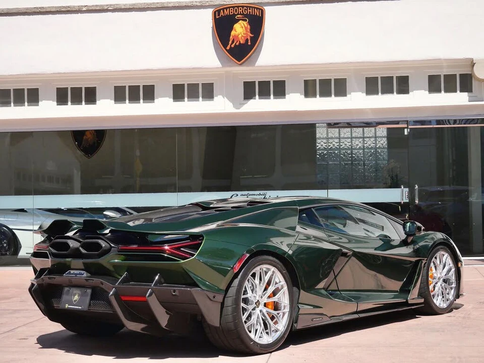 2025 Lamborghini Revuelto - Image 3 of 31