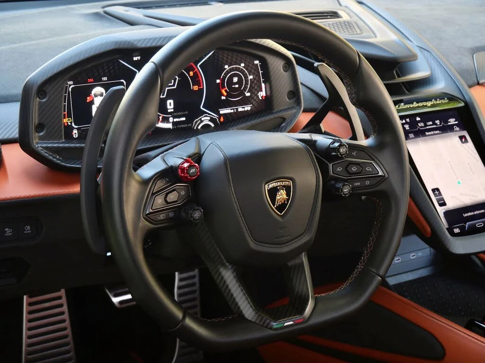 2025 Lamborghini Revuelto - Image 11 of 31