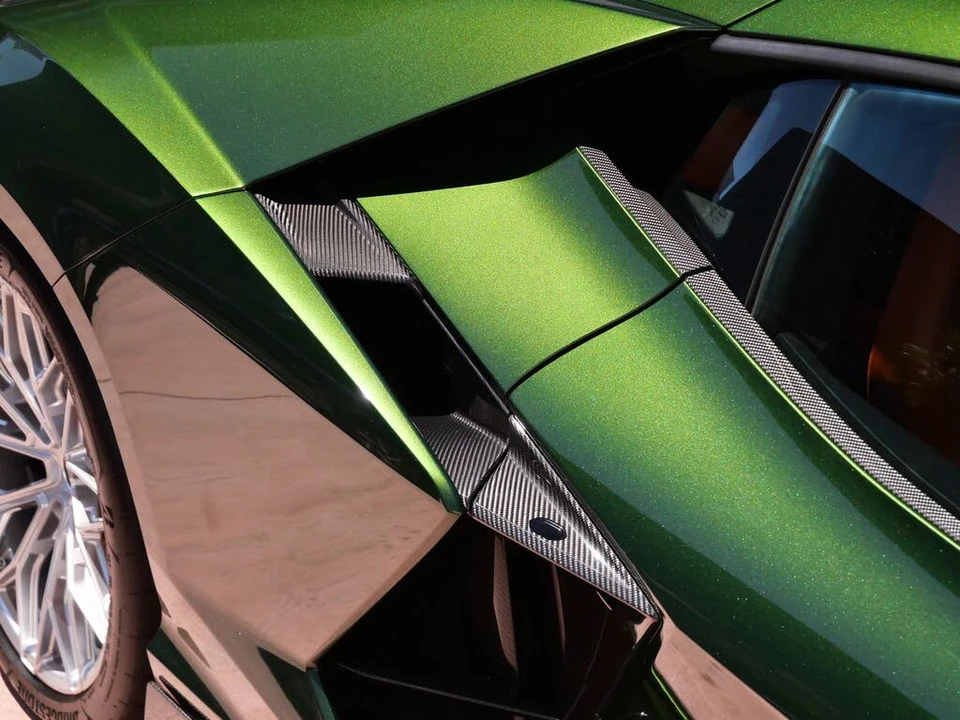 2025 Lamborghini Revuelto - Image 22 of 31