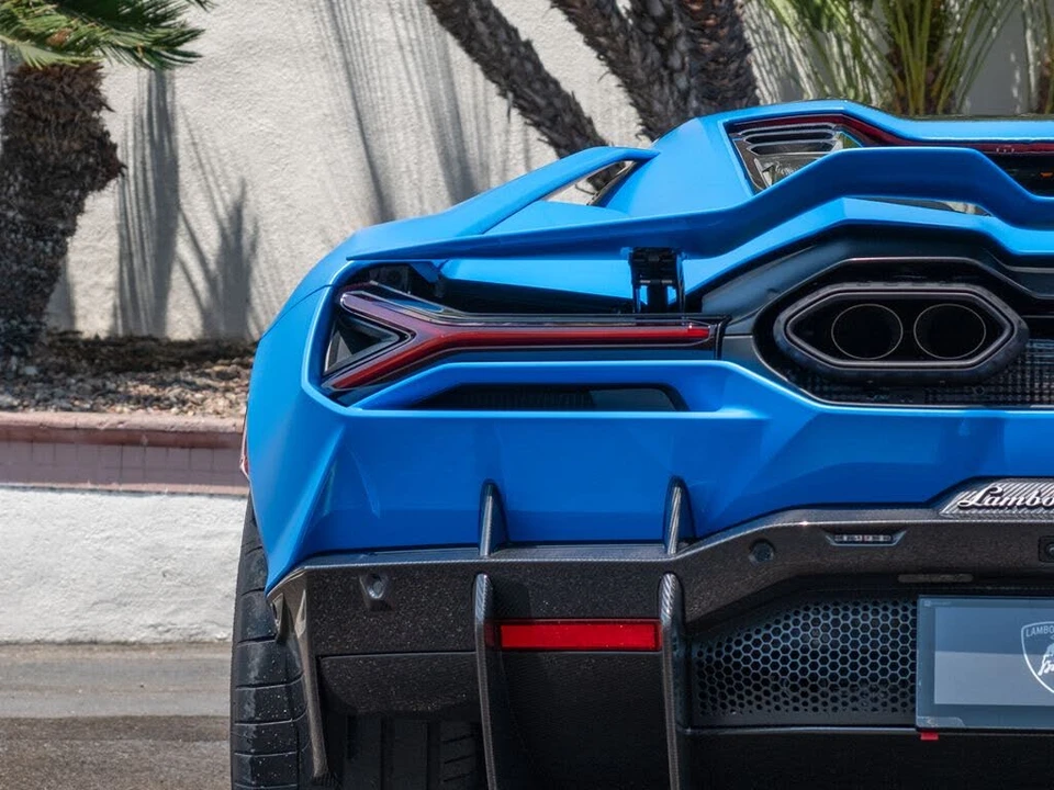 2025 Lamborghini Revuelto - Image 31 of 31