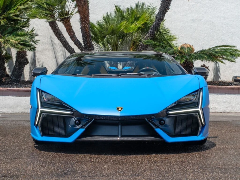 2025 Lamborghini Revuelto - Image 5 of 31