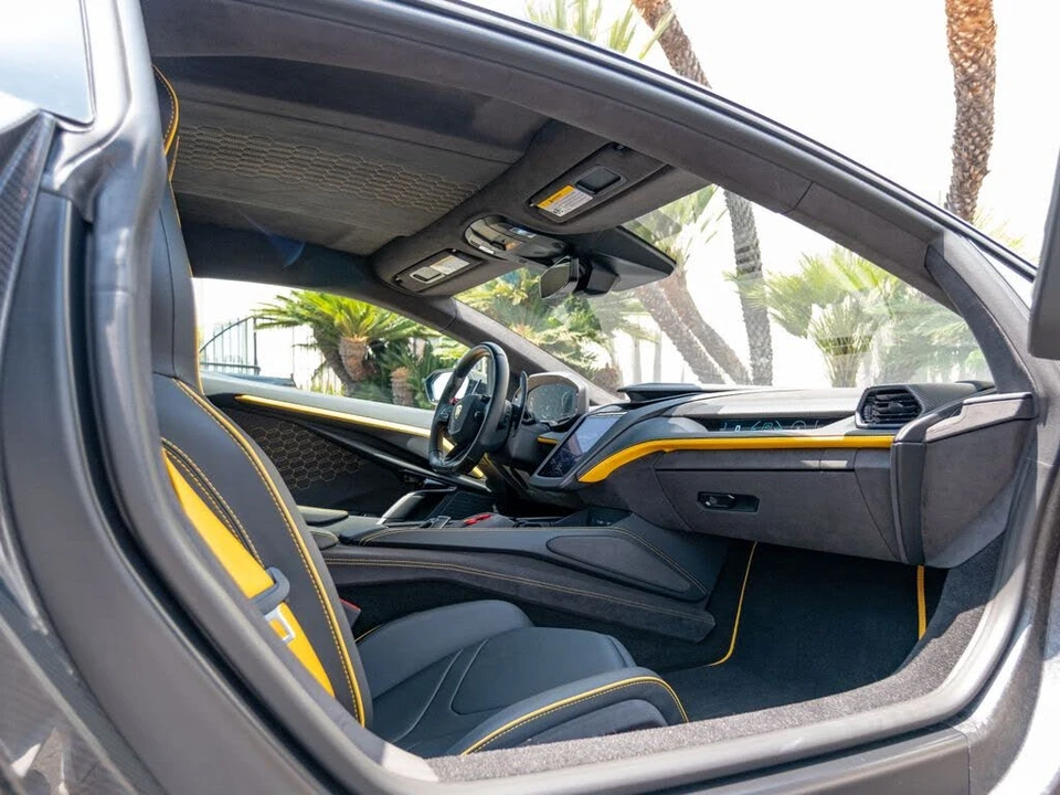 2025 Lamborghini Revuelto - Image 19 of 31