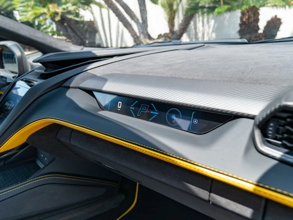 2025 Lamborghini Revuelto - Image 21 of 31