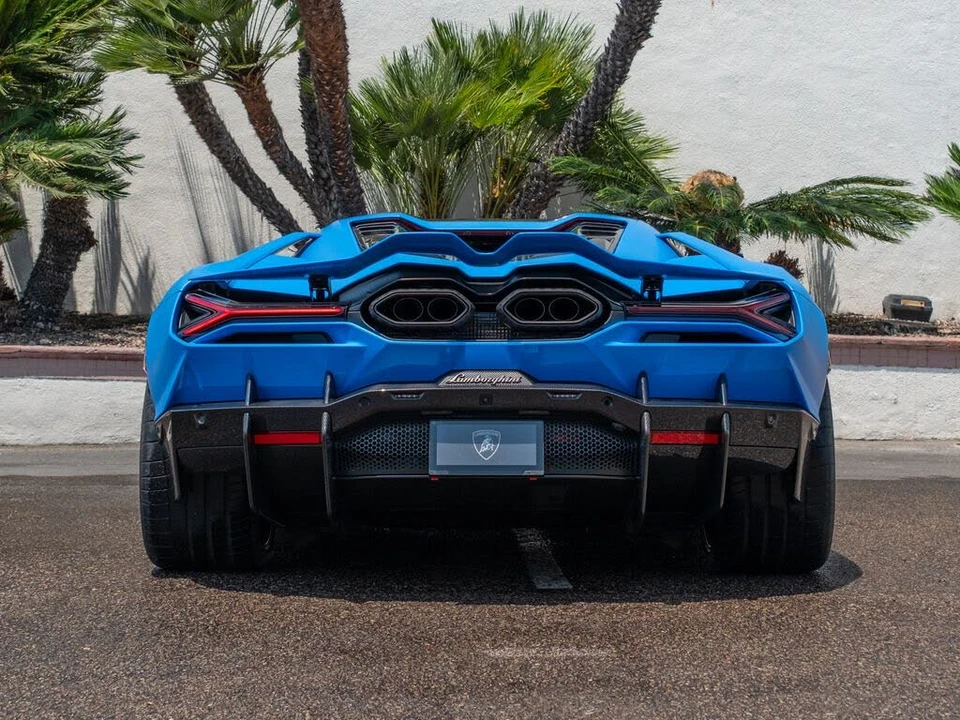2025 Lamborghini Revuelto - Image 4 of 31