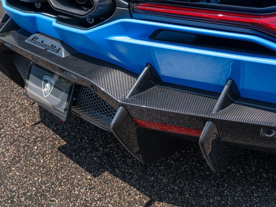 2025 Lamborghini Revuelto - Image 29 of 31