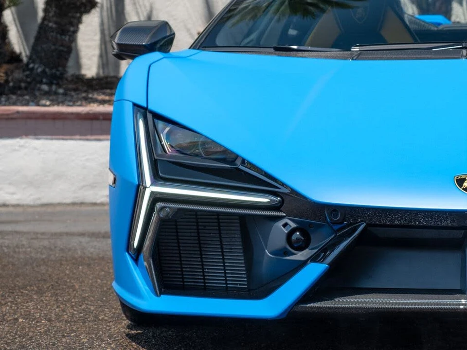2025 Lamborghini Revuelto - Image 26 of 31