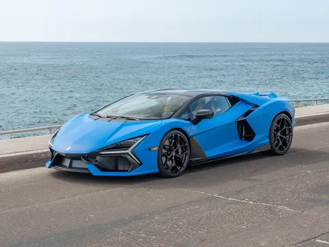 2025 Lamborghini Revuelto AWD