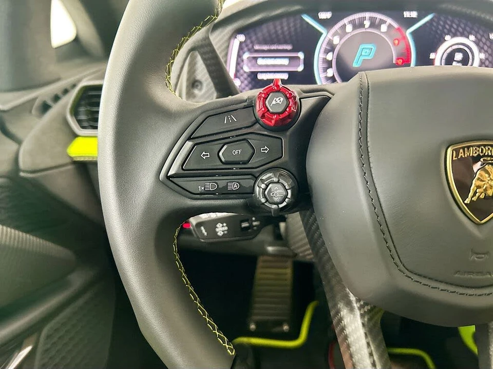 2025 Lamborghini Revuelto - Image 11 of 30