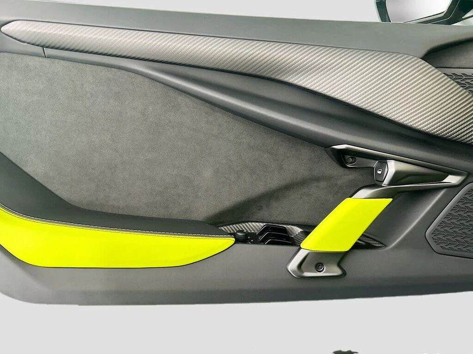 2025 Lamborghini Revuelto - Image 21 of 30