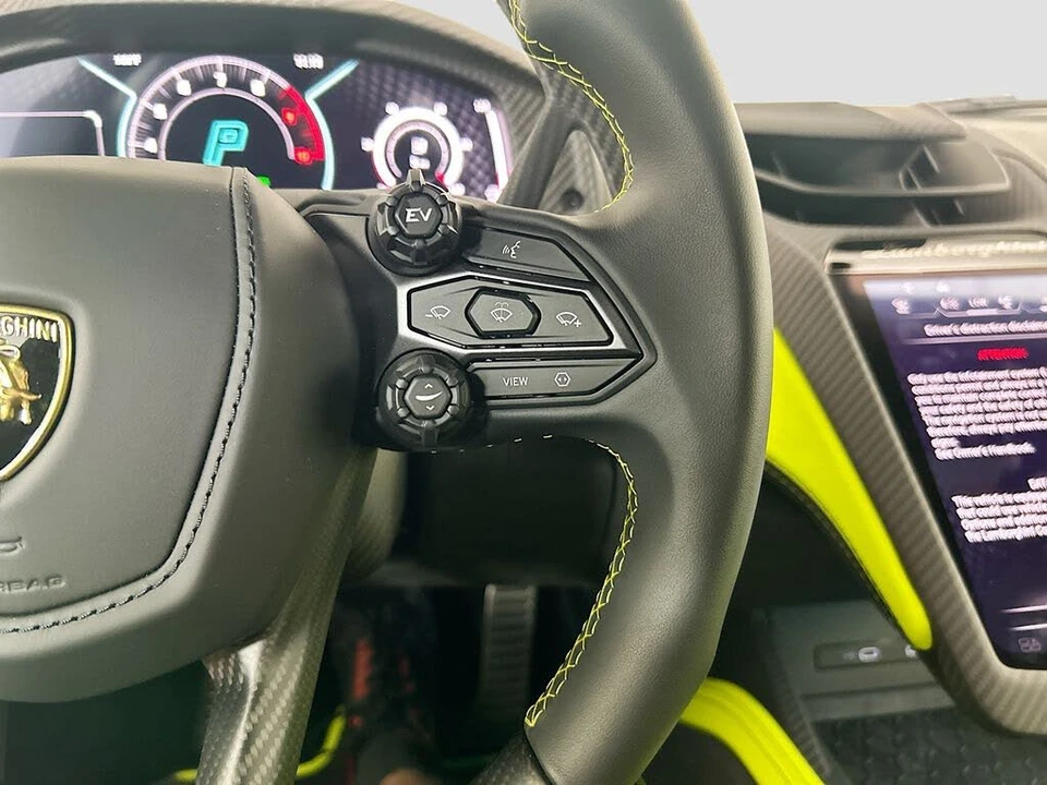 2025 Lamborghini Revuelto - Image 12 of 30
