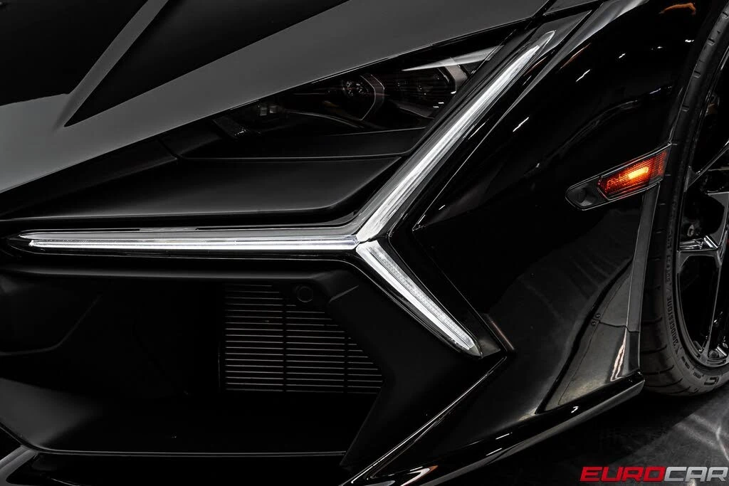 2025 Lamborghini Revuelto - Image 13 of 31
