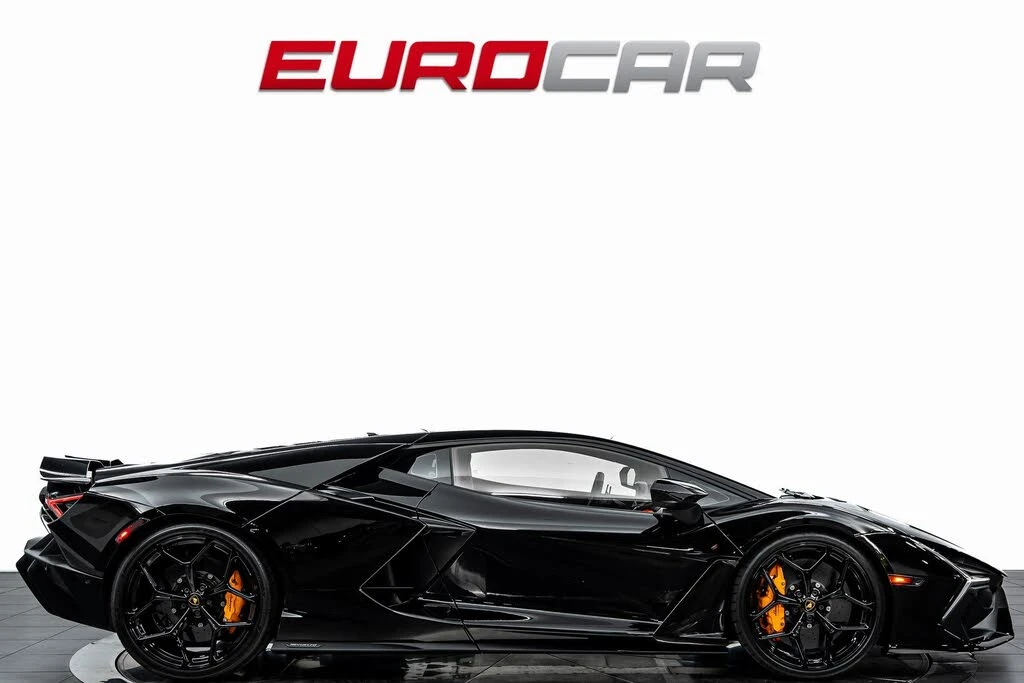2025 Lamborghini Revuelto - Image 6 of 31